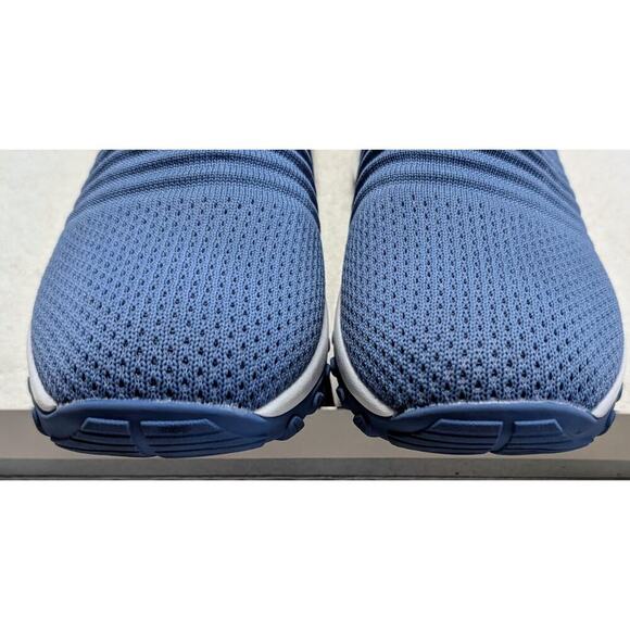 STQ Slip On Breathe Mesh Walking Shoes Womens Size 7.5 Blue Sneakers Comfort - Picture 6 of 9